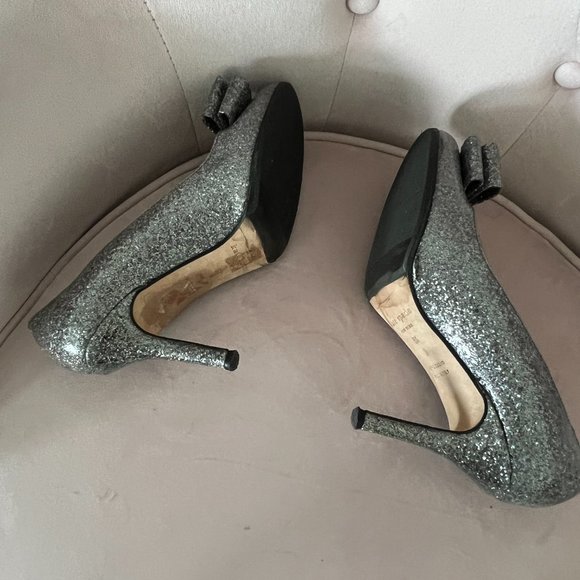 kate spade Krysta silver pewter metallic bow heels pumps shoes size 6.5 - Picture 12 of 15